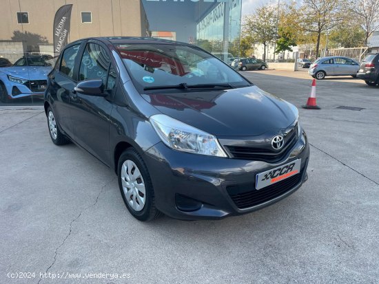  Toyota Yaris LIVE 5P - Granollers 