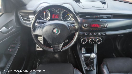 Alfa Romeo Giulietta 2.0 JTDM - Cornella de Terri