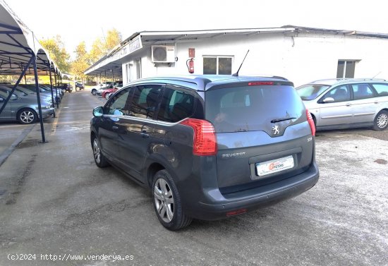 Peugeot E-5008 1.6 HDI FAP ALLURE 110 - Cornella de Terri