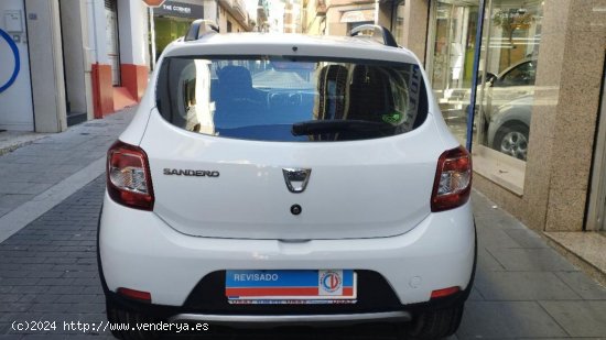 Dacia Sandero Stepway Línea Etiq. medioambiental verde C Euro 6  61.000 Km. - Barcelona