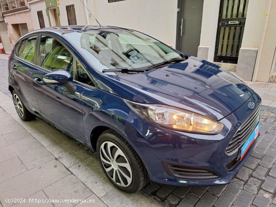 Ford Fiesta 1250 Trend gasolina etiq. medioambiental verde C con 45.000 Km. - Barcelona