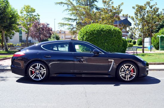 Porsche Panamera 4.8 v8 Turbo 500cv - VILLARES DE LA REINA