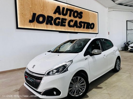  Peugeot 208 1.6 Bluehdi Signature 73kw 100cv - Utrera 