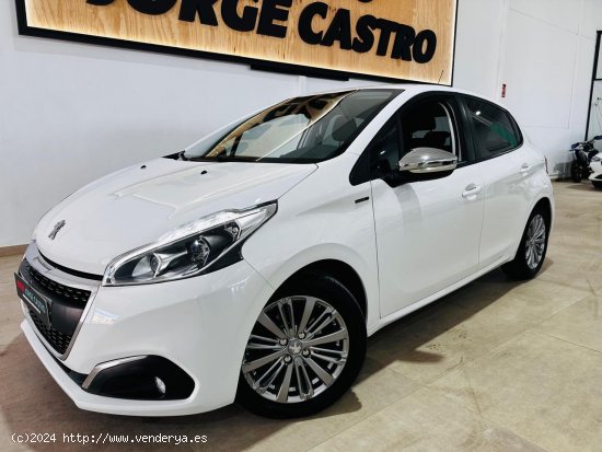 Peugeot 208 1.6 Bluehdi Signature 73kw 100cv - Utrera