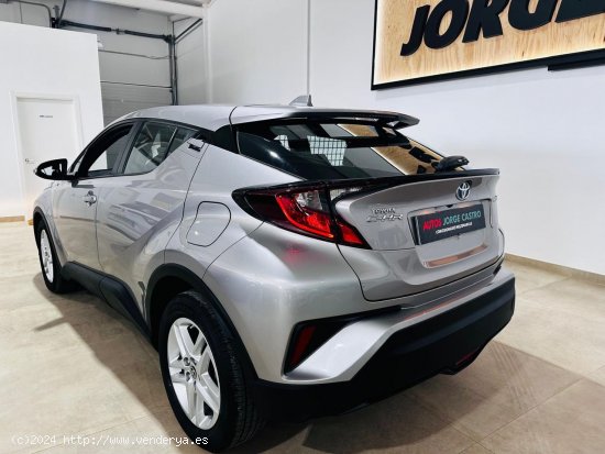 Toyota C-HR 1.8 125H ACTIVE E-CVT berlina 90kW 122CV Automático 122cv - Utrera