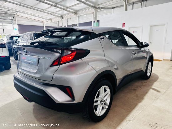 Toyota C-HR 1.8 125H ACTIVE E-CVT berlina 90kW 122CV Automático 122cv - Utrera