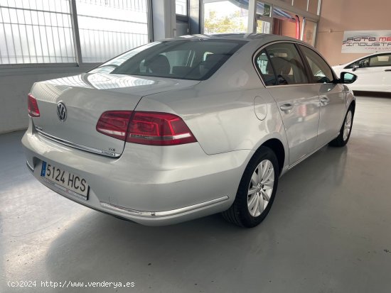 Volkswagen Passat 1.6 TDI 105cv Edition BlueMotion Tech - Reus