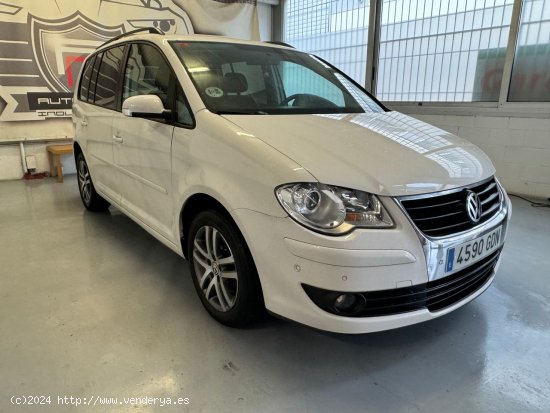 Volkswagen Touran 2.0 TDI 140CV HIGHLINE - Reus