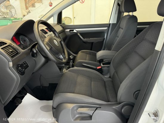 Volkswagen Touran 2.0 TDI 140CV HIGHLINE - Reus