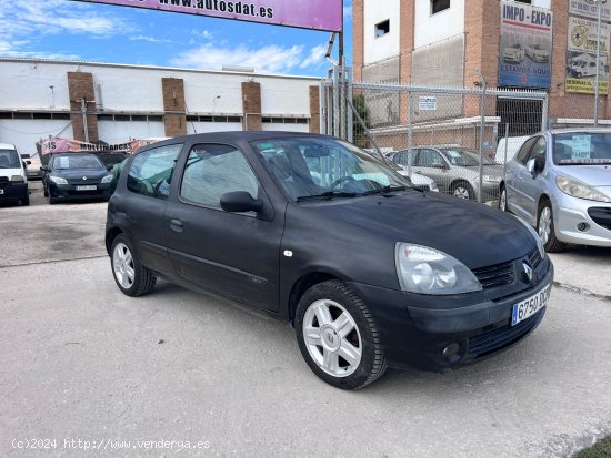  Renault Clio 2 1.2 16V - Málaga 