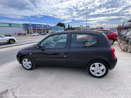 Renault Clio 2 1.2 16V - Málaga