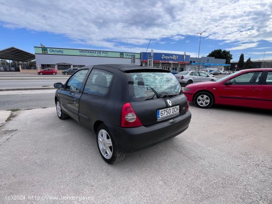 Renault Clio 2 1.2 16V - Málaga