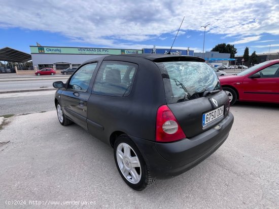 Renault Clio 2 1.2 16V - Málaga