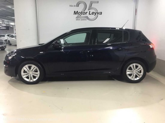 PEUGEOT TURISMOS 308  STYLE 1.6 BLUE HDI 100CV - Madrid