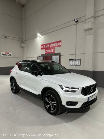 Volvo XC40 D4 R-DESIGN 2.0 190CV 2019 - Churriana de la Vega