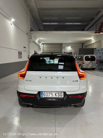 Volvo XC40 D4 R-DESIGN 2.0 190CV 2019 - Churriana de la Vega