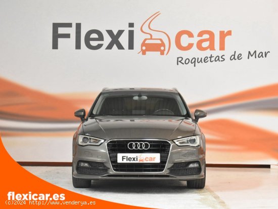 Audi A3 1.6 TDI 110cv clean d. S tron Attraction - Roquetas de Mar