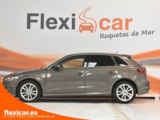 Audi A3 1.6 TDI 110cv clean d. S tron Attraction - Roquetas de Mar