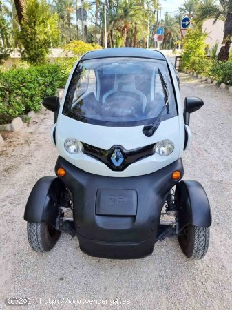 Renault Twizy Technic de 2015 con 51.800 Km por 3.500 EUR. en Alicante