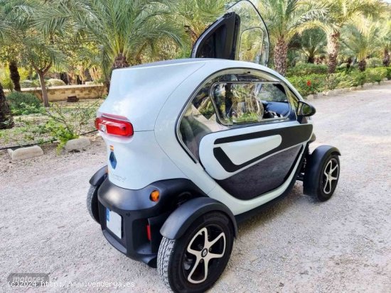 Renault Twizy Technic de 2015 con 51.800 Km por 3.500 EUR. en Alicante