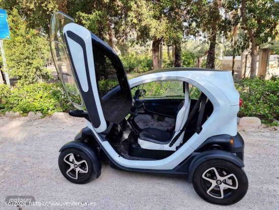 Renault Twizy Technic de 2015 con 51.800 Km por 3.500 EUR. en Alicante