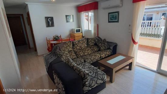  REF.- 38 - Ático soleado con terraza en Zona Parque de las Naciones - Torrevieja - ALICANTE 