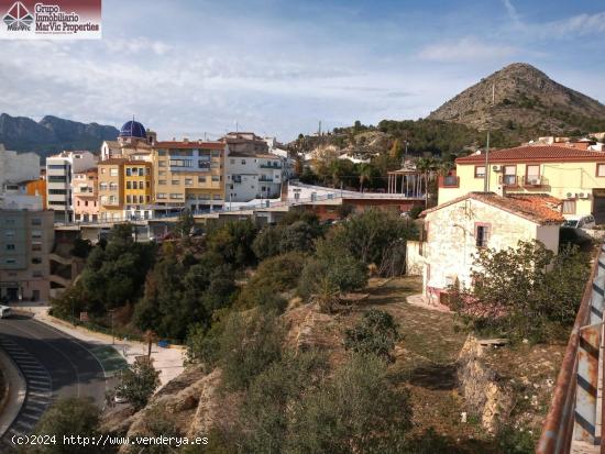  TERRENO URBANO CON CASA PARA REFORMAR EN CALLOSA D'EN SARRIÀ - ALICANTE 