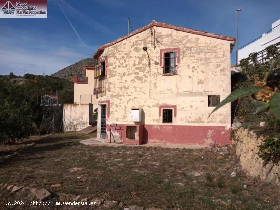 TERRENO URBANO CON CASA PARA REFORMAR EN CALLOSA D'EN SARRIÀ - ALICANTE