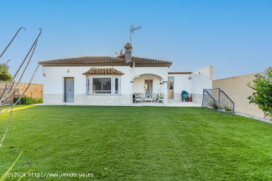 Chalet con piscina en Los Gallos - CADIZ