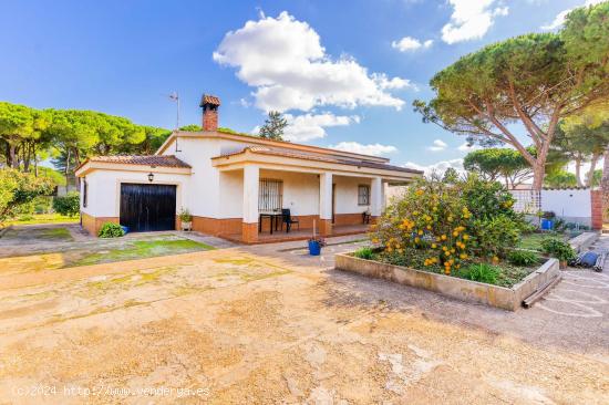  Chalet de 4 dormitorios en Las Veguetas - CADIZ 