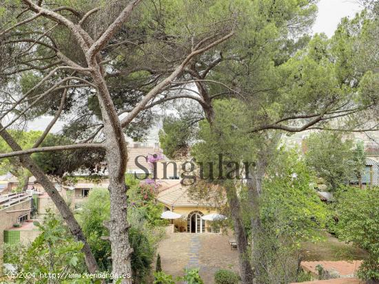  Casa con encanto y gran jardín - BARCELONA 