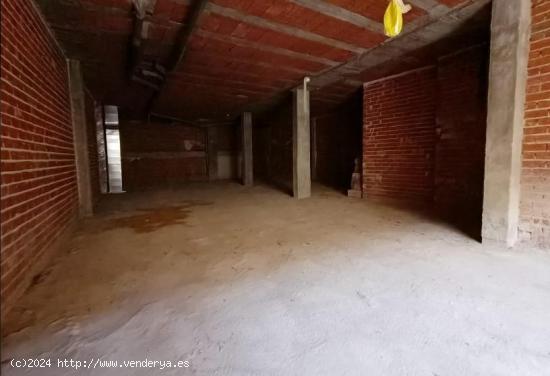 LOCAL COMERCIAL DE 173 M2 EN CAMARENA - TOLEDO