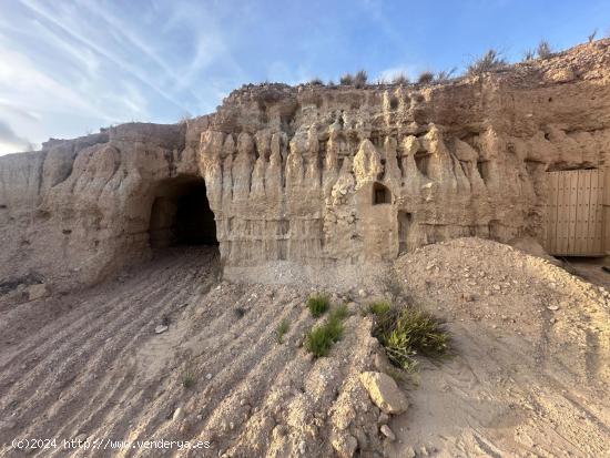  CASA CUEVA CON 3 FINCAS URBANIZABLES EN EL SALADO, ABANILLA, MURCIA - MURCIA 