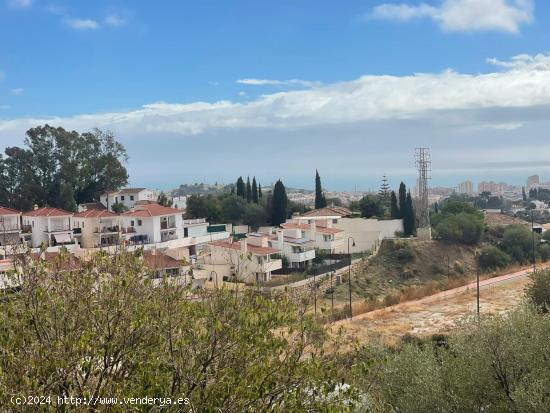 se vende suelo urbano en la carretera de Mijas Pueblo con vistas al mar - MALAGA