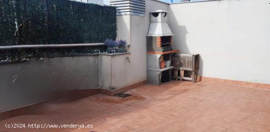  4 habitaciones, 3 baños, terraza de 30 m2 - NAVARRA 