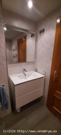 4 habitaciones, 3 baños, terraza de 30 m2 - NAVARRA