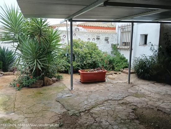  Chalet URBANO con apartamento para reformar en marquesado - CADIZ 