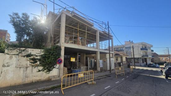 EDIFICIO EN CONSTRUCCIÓN. ESTRUCTURA ACABADA - BARCELONA