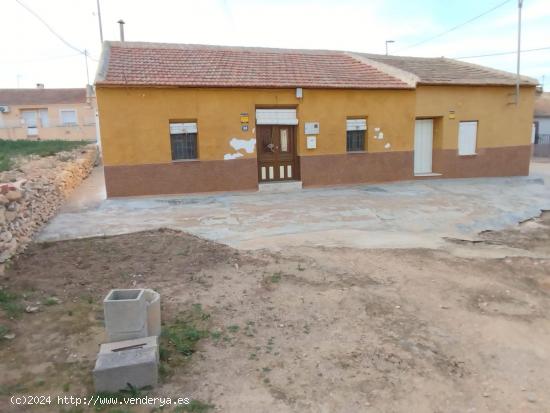 CASA DE PUEBLO EN LAS PALAS - MURCIA