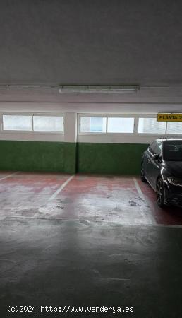  Plaza de parking vigilado con fácil maniobra! - BARCELONA 