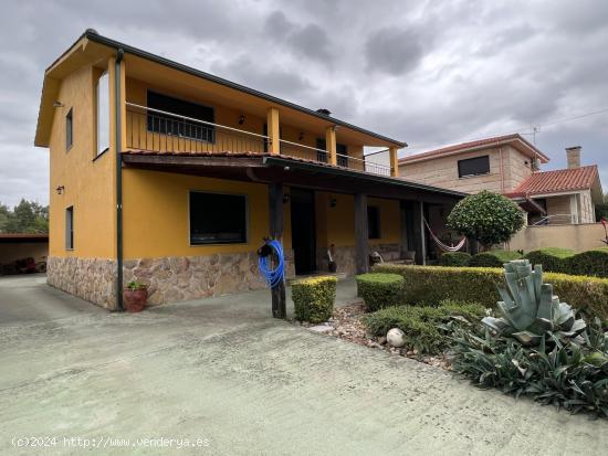 AMPLIA CASA CON JARDÍN Y BARBACOA EN PEREIRO DE AGUIAR - ORENSE