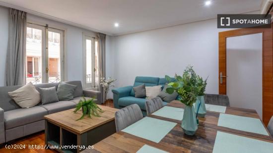 Apartamento de 2 dormitorios en alquiler en Madrid - MADRID