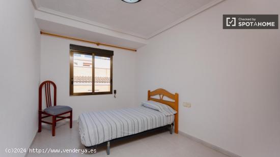 Piso de 3 habitaciones en alquiler en Burjassot - VALENCIA