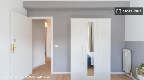 Hermosa habitación completamente amueblada en piso compartido en Avenida de América - MADRID