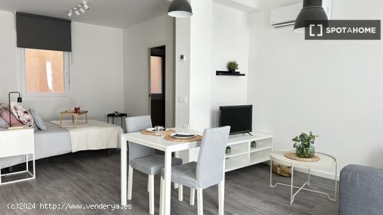 Apartamento de 1 dormitorio en alquiler en Lucero - MADRID