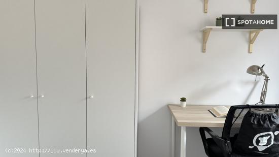 Habitación en alquiler en coliving en Lucero, Madrid - MADRID