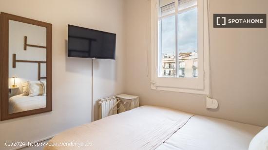 Habitación en piso compartido en barcelona. - BARCELONA