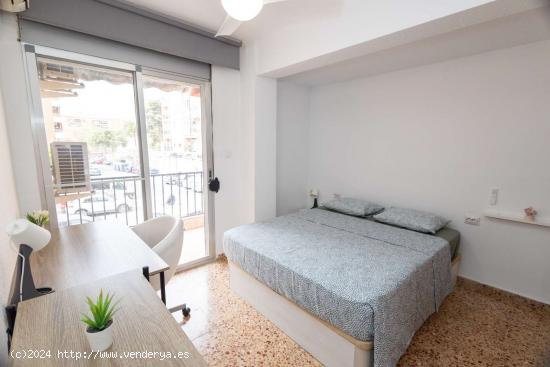  Piso de 3 habitaciones en Valencia - VALENCIA 