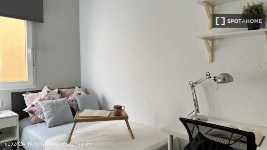 Habitación en alquiler en coliving en Lucero, Madrid - MADRID