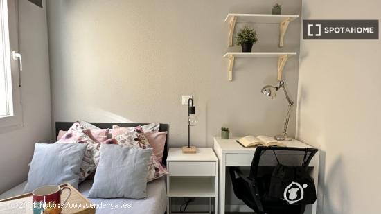 Habitación en alquiler en coliving en Lucero, Madrid - MADRID